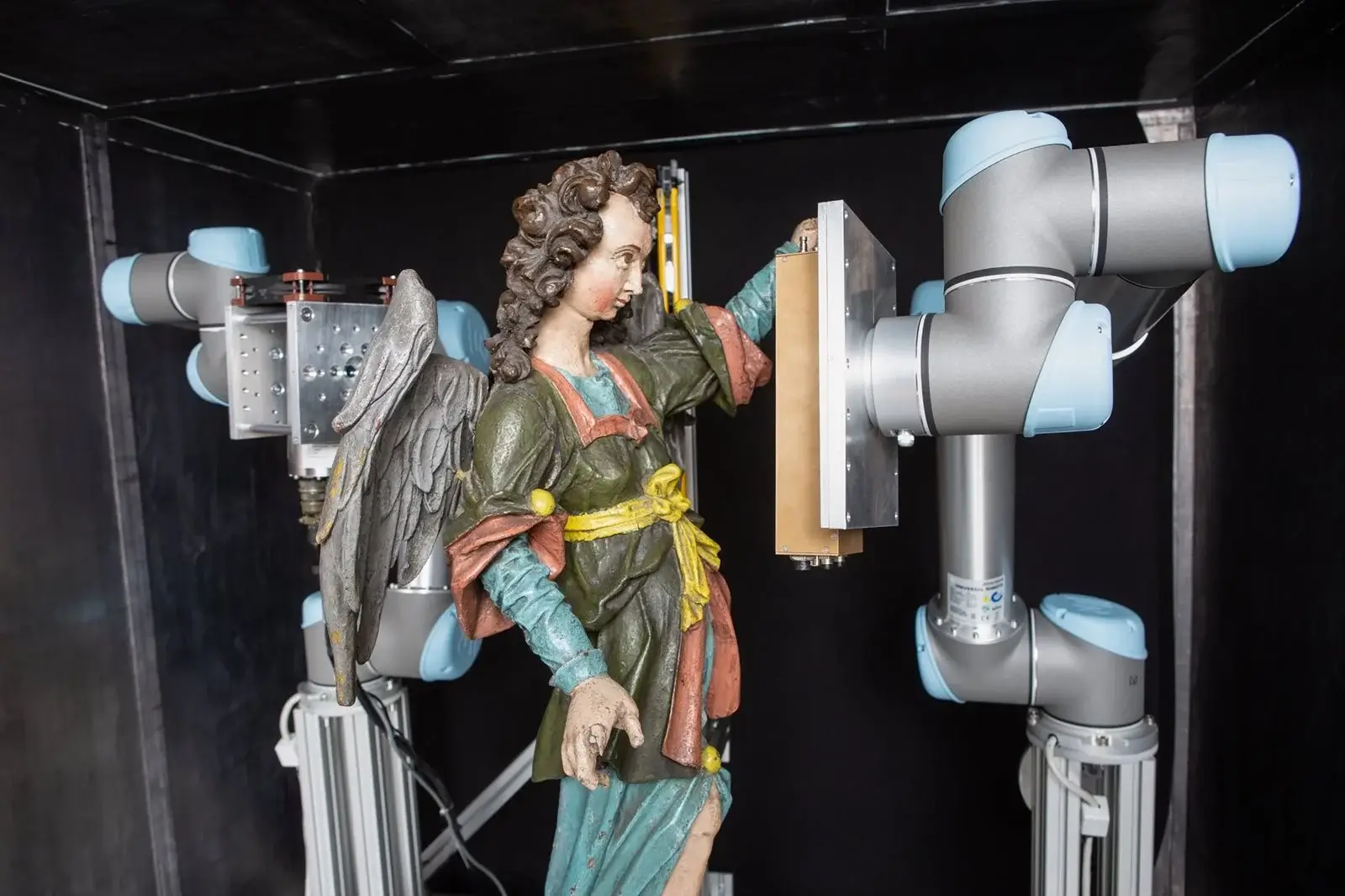 Rentgen z Holešovic pomáhá ověřovat pravost děl van Gogha, Raffaela i dalších umělců