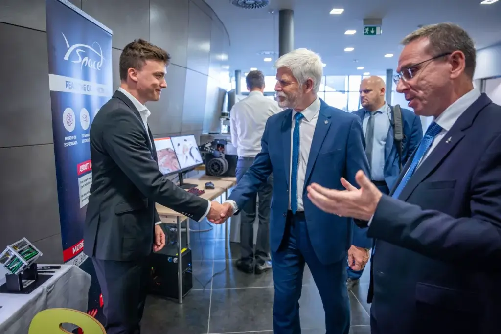 člen týmu YSpace s prezidentem ČR