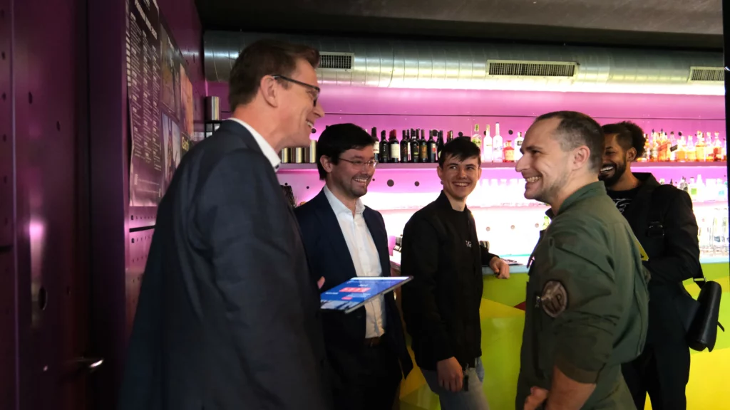 Český astronaut Aleš Svoboda, ministr dopravy Martin Kupka a ředitel odboru kosmických aktivit a nových technologií JUDr. Václav Kobera na Snídani s novináři České cesty do vesmíru.