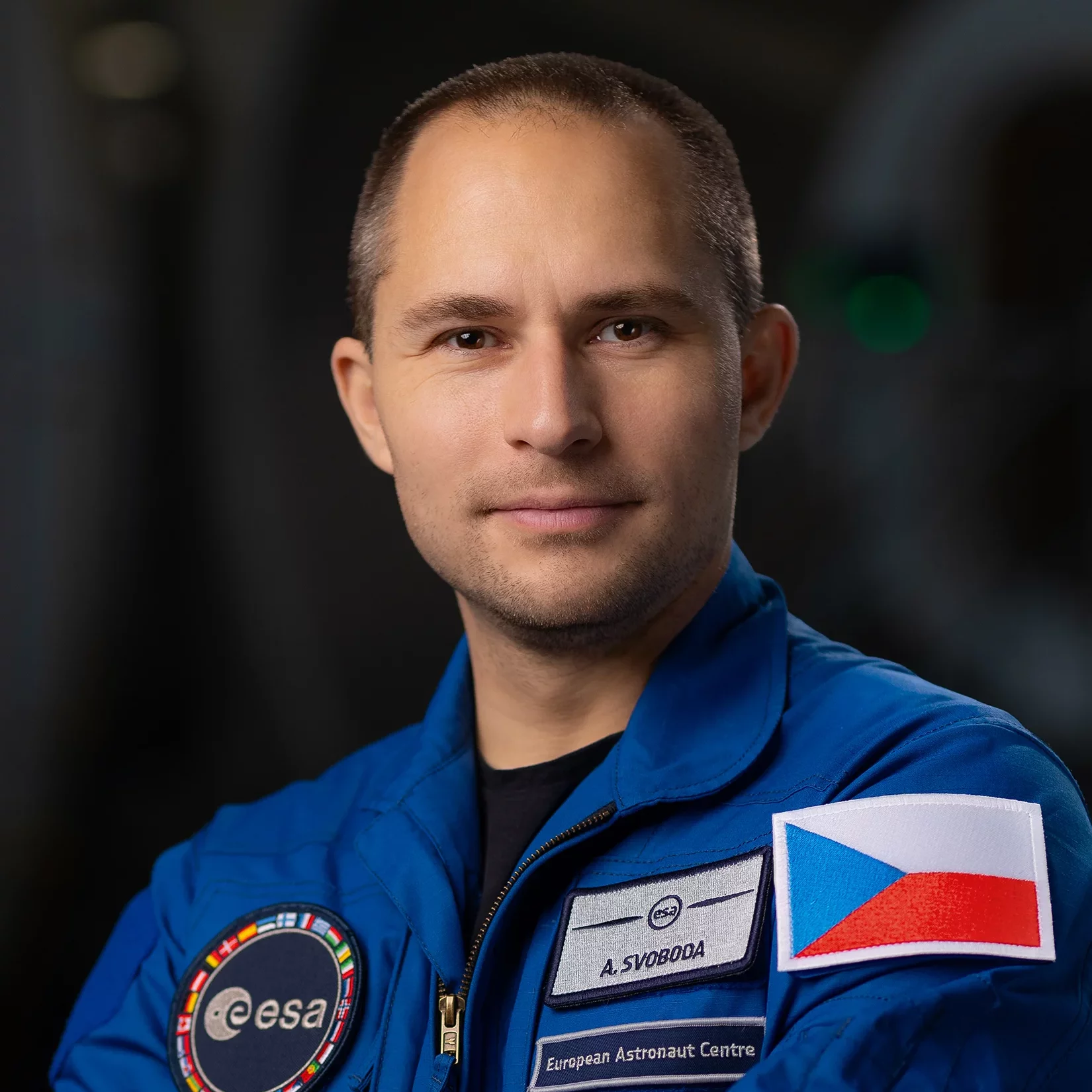 ALES SVOBODA ESA SUIT