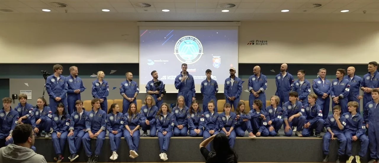 Vyhlášení posádky mise Zero-G. Mikýř oznámil: poletí všichni!