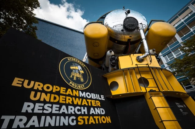 Mladí astronauti z Visegrádu se vydali na simulovanou vesmírnou misi. Česko reprezentovala devatenáctiletá studentka