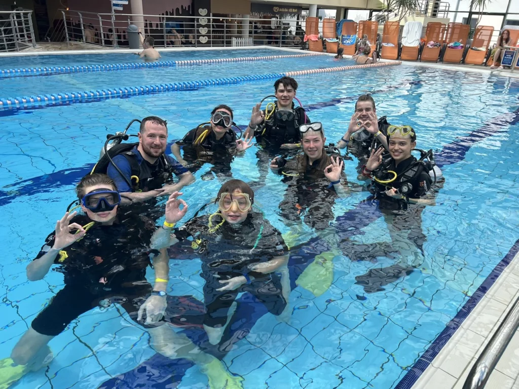 Zero-G mise pokračuje - výcvik potápění v Aguapalace