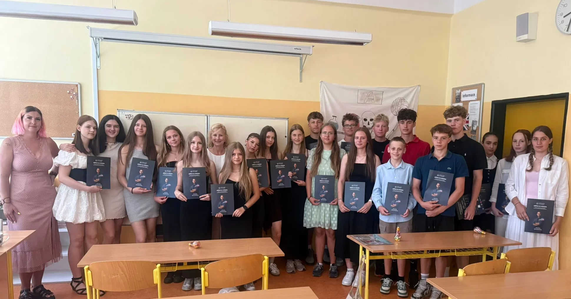 Vesmír ve školních lavicích. Děti dostaly složky, které inspirují ke hvězdám