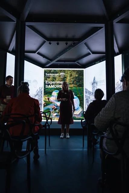 Expozice v unikátním pavilonu z hexagonů na road show ČS