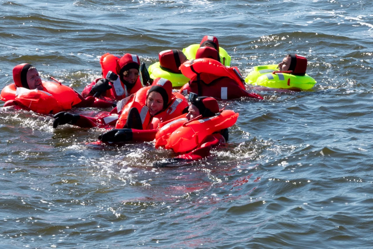 Třetí týden výcviku Aleše Svobody: od prezentací až po plameny